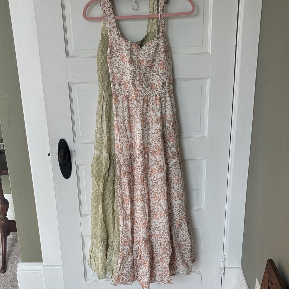 Set of 2 American Eagle floral Dresses. 7/8 length. XS